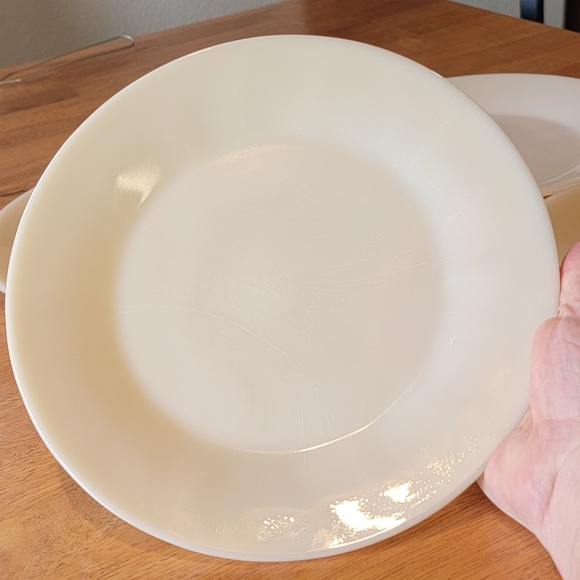 Vintage Fire King Ivory 9" dinner plates. Set of 4 - Picture 7 of 7